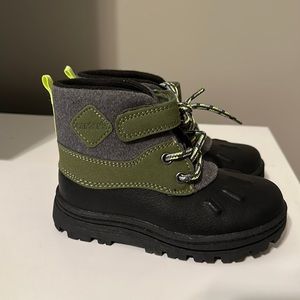 Brand new Carter winter boots. Size 9c. Son grew out of before it got cold.